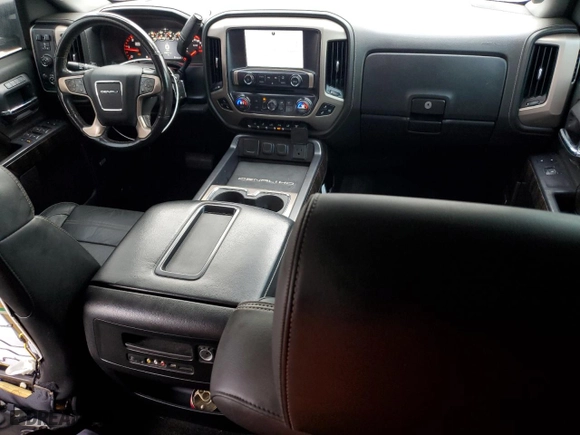 2015 GMC Sierra 3500HD Denali with VIN 1GT424E80FF657761, listed as a Copart auction lot 75131604 with 78,011 mi miles and Non Repairable. Bid and sale history available at carsss.com. Image 8.