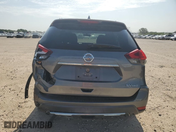 2017 Nissan Rogue SV z VIN KNMAT2MV5HP564579, wystawiony jako Copart lot #56025665 z przebiegiem 171 761 mil mil oraz Szkoda całkowita • Salvage title. Historia ofert i sprzedaży dostępna na DreamBid. Obrazek 6.