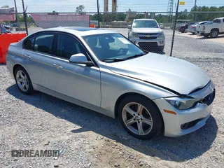 2014 BMW 3 Series 328i z VIN WBA3A5C57EP602677, wystawiony jako IAAI lot #42335474 z przebiegiem 120 445 mil mil oraz . Historia ofert i sprzedaży dostępna na DreamBid. Obrazek 1.