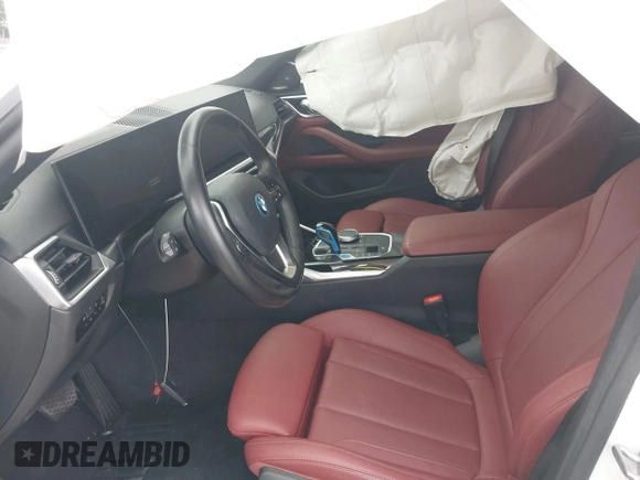 2023 BMW i4 eDrive40 z VIN WBY73AW02PFP24894, wystawiony jako IAAI lot #41097491 z przebiegiem 26 815 mil mil oraz . Historia ofert i sprzedaży dostępna na DreamBid. Obrazek 5.