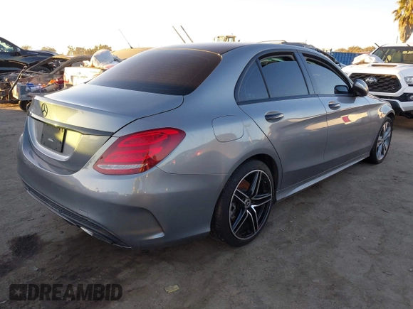 2015 Mercedes-Benz C-Class C 400 with VIN 55SWF6GB9FU012496, listed as a IAAI auction lot 40919086 with 77,330 mi miles. Bid and sale history available at carsss.com. Image 4.
