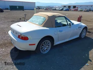 2000 BMW Z3 2.8 with VIN 4USCH3349YLF71113, listed as a IAAI auction lot 42623001 with 133,873 mi miles and . Bid and sale history available at DreamBid. Image 4.