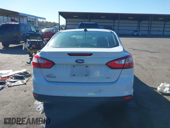 2013 Ford Focus SE with VIN 1FADP3F29DL178636, listed as a IAAI auction lot 40982395 with 1 mi miles. Bid and sale history available at carsss.com. Image 16.