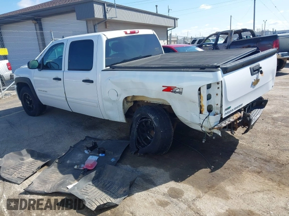 2011 Chevrolet Silverado 1500 LT with VIN 3GCPKSE37BG376443, listed as a IAAI auction lot 41972500 with 160,391 mi miles. Bid and sale history available at carsss.com. Image 3.
