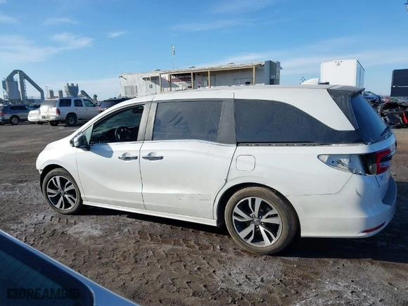 2022 Honda Odyssey Touring with VIN 5FNRL6H89NB056409, listed as a IAAI auction lot 41215762 with 13,238 mi miles. Bid and sale history available at carsss.com. Image 14.