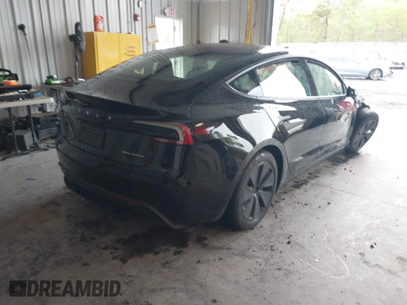 2025 Tesla Model 3 Long Range с VIN 5YJ3E1EB9SF915531, выставлен на аукционе IAAI как лот 42191805 с пробегом 3 333 миль миль и . История ставок и продаж доступна на DreamBid. Изображение 4.
