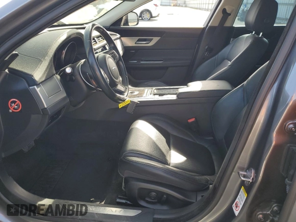 2016 Jaguar XF 35t Prestige with VIN SAJBE4BV8GCY13204, listed as a Copart auction lot 54402355 with 59,030 mi miles and Salvage Title. Bid and sale history available at carsss.com. Image 7.