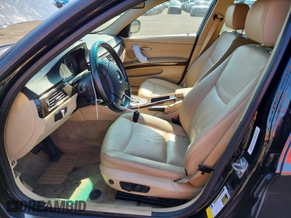 2011 BMW 3 Series 328i xDrive z VIN WBAPK5C58BA658768, wystawiony jako Copart lot #64387265 z przebiegiem 94 577 mil mil oraz Szkoda całkowita • Salvage title. Historia ofert i sprzedaży dostępna na DreamBid. Obrazek 7.