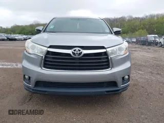 2014 Toyota Highlander XLE z VIN 5TDKKRFH1ES026437, wystawiony jako IAAI lot #42180118 z przebiegiem 150 391 mil mil oraz . Historia ofert i sprzedaży dostępna na DreamBid. Obrazek 12.