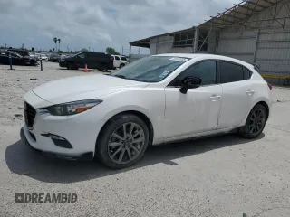 2018 Mazda 3 Touring z VIN 3MZBN1L32JM230902, wystawiony jako Copart lot #53568065 z przebiegiem Nie podano mil oraz Szkody całkowita. Historia ofert i sprzedaży dostępna na DreamBid. Obrazek 1.
