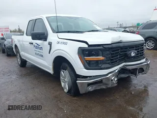 2024 Ford F-150 XL z VIN 1FTEX1KP7RKE89354, wystawiony jako IAAI lot #41955574 z przebiegiem 20 917 mil mil oraz . Historia ofert i sprzedaży dostępna na DreamBid. Obrazek 1.
