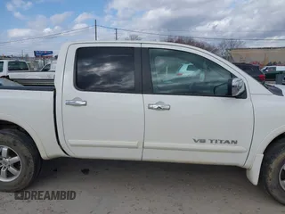 2011 Nissan Titan Pro-4X z VIN 1N6BA0EC8BN307959, wystawiony jako IAAI lot #41837097 z przebiegiem 160 672 mil mil oraz . Historia ofert i sprzedaży dostępna na DreamBid. Obrazek 14.