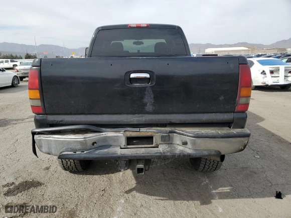 2007 GMC Sierra 2500HD Classic SLE1 with VIN 1GTHK29D37E106700, listed as a Copart auction lot 51186525 with 392,749 mi miles and Salvage Title. Bid and sale history available at carsss.com. Image 6.