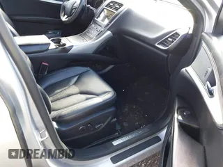 2016 Lincoln MKX Premiere with VIN 2LMTJ6JR4GBL62187, listed as a IAAI auction lot 41601593 with 94,566 mi miles. Bid and sale history available at carsss.com. Image 5.