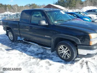 2003 Chevrolet Silverado 1500 LS with VIN 2GCEK19T631340409, listed as a IAAI auction lot 41555088 with 200,200 mi miles. Bid and sale history available at carsss.com. Image 13.