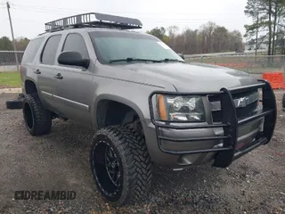 2008 Chevrolet Tahoe Special Service with VIN 1GNFK03058R252177, listed as a IAAI auction lot 41859933 with 176,574 mi miles. Bid and sale history available at carsss.com. Image 1.