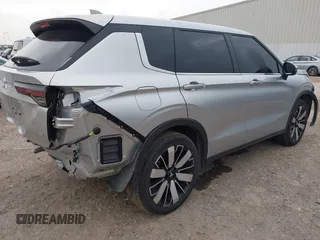 2025 Mitsubishi Outlander SEL z VIN JA4J3VA81SZ015726, wystawiony jako IAAI lot #42392744 z przebiegiem 4004 mil mil oraz . Historia ofert i sprzedaży dostępna na DreamBid. Obrazek 4.