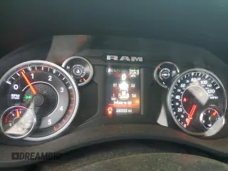 2020 Ram 2500 Tradesman z VIN 3C6UR5CL9LG111003, wystawiony jako Copart lot #48907975 z przebiegiem 220 333 mil mil oraz Szkoda całkowita • Salvage title. Historia ofert i sprzedaży dostępna na DreamBid. Obrazek 9.