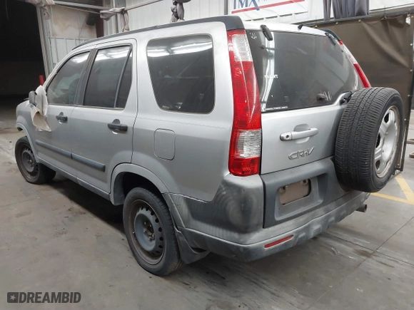 2005 Honda CR-V LX with VIN JHLRD68505C006906, listed as a IAAI auction lot 40301686 with 247,705 mi miles. Bid and sale history available at carsss.com. Image 3.