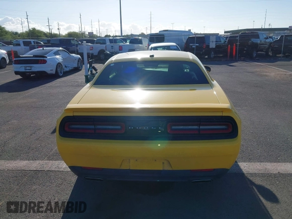 2017 Dodge Challenger SXT z VIN 2C3CDZAG3HH501610, wystawiony jako IAAI lot #42163027 z przebiegiem 66 464 mil mil oraz . Historia ofert i sprzedaży dostępna na DreamBid. Obrazek 16.