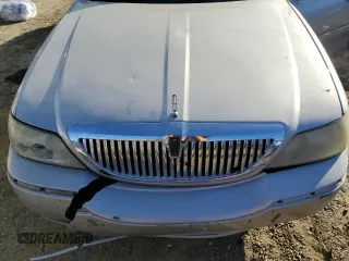 2003 Lincoln Town Car Signature z VIN 1LNHM82W73Y612608, wystawiony jako Copart lot #88304985 z przebiegiem Nie podano mil oraz Nie do naprawy • Non repairable. Historia ofert i sprzedaży dostępna na DreamBid. Obrazek 11.