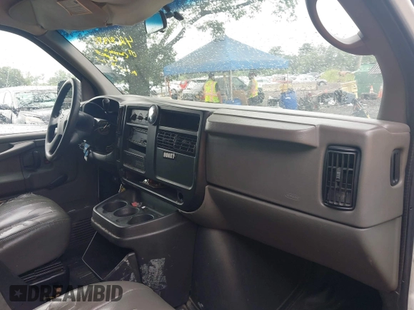 2007 Chevrolet Express Cargo with VIN 1GCFG15X471177057, listed as a IAAI auction lot 42634978 with 147,128 mi miles and . Bid and sale history available at DreamBid. Image 5.
