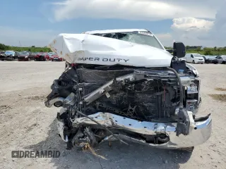 2017 Ford F-250 Lariat with VIN 1FT7W2BT6HEE28377, listed as a Copart auction lot 63569015 with 191,057 mi miles and Salvage title. Bid and sale history available at DreamBid. Image 5.