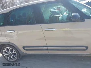 2014 FIAT 500L Trekking with VIN ZFBCFADH9EZ021078, listed as a IAAI auction lot 41773433 with 1 mi miles. Bid and sale history available at carsss.com. Image 12.