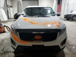 2017 Kia Sorento LX with VIN 5XYPGDA32HG321814, listed as a Copart auction lot 87640985 with 77,717 mi miles and Non Repairable. Bid and sale history available at carsss.com. Image 5.