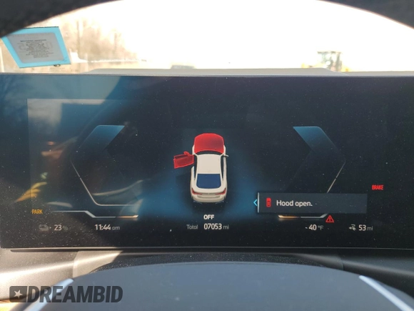 2024 BMW i4 xDrive40 z VIN WBY83FB06RFS94880, wystawiony jako Copart lot #45084805 z przebiegiem 7 053 mil mil oraz Szkoda całkowita • Salvage title. Historia ofert i sprzedaży dostępna na DreamBid. Obrazek 9.