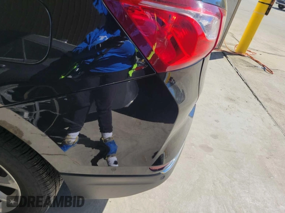 2020 Chevrolet Equinox LT z VIN 2GNAXJEV5L6233921, wystawiony jako IAAI lot #42466454 z przebiegiem 64 667 mil mil oraz . Historia ofert i sprzedaży dostępna na DreamBid. Obrazek 16.