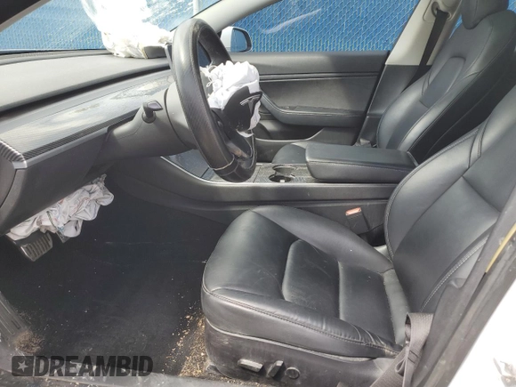 2019 Tesla Model 3 Mid Range z VIN 5YJ3E1EA0KF428001, wystawiony jako Copart lot #58480685 z przebiegiem 182 144 mil mil oraz Szkoda całkowita • Salvage title. Historia ofert i sprzedaży dostępna na DreamBid. Obrazek 7.