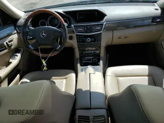 2010 Mercedes-Benz E 350 Luxury z VIN WDDHF8HB9AA102775, wystawiony jako Copart lot #54841885 z przebiegiem 124 106 mil mil oraz Szkoda całkowita • Salvage title. Historia ofert i sprzedaży dostępna na DreamBid. Obrazek 8.