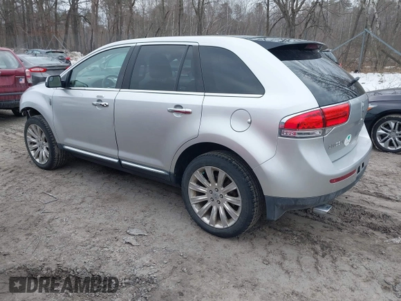 2011 Lincoln MKX with VIN 2LMDJ8JK3BBJ25346, listed as a IAAI auction lot 41716040 with 172,790 mi miles. Bid and sale history available at carsss.com. Image 3.