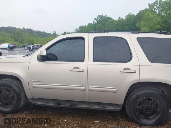 2010 Chevrolet Tahoe LT z VIN 1GNMCBE32AR228142, wystawiony jako IAAI lot #42119831 z przebiegiem 220 026 mil mil oraz . Historia ofert i sprzedaży dostępna na DreamBid. Obrazek 14.
