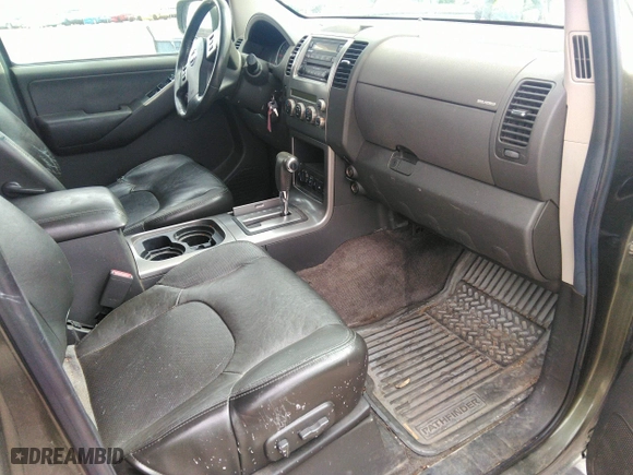 2005 Nissan Pathfinder LE with VIN 5N1AR18W75C722785, listed as a IAAI auction lot 41845788 with 221,771 mi miles. Bid and sale history available at carsss.com. Image 5.