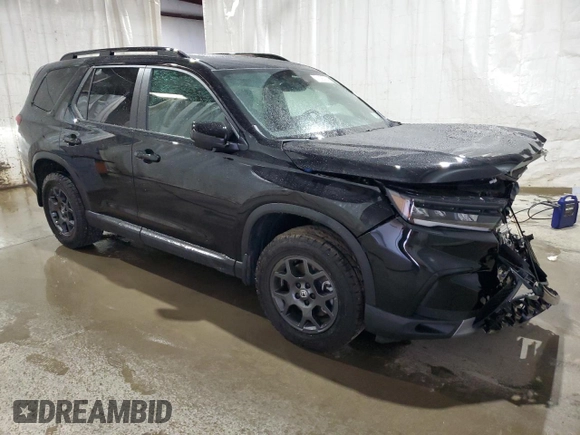2024 Honda Pilot TrailSport with VIN 5FNYG1H69RB026415, listed as a Copart auction lot 71098474 with 0 mi miles and Salvage Title. Bid and sale history available at carsss.com. Image 4.