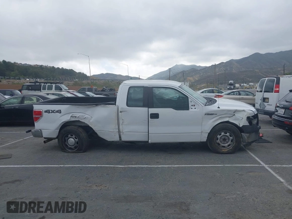 2014 Ford F-150 XL with VIN 1FTFX1CF3EKF95627, listed as a IAAI auction lot 42042775 with 208,405 mi miles and . Bid and sale history available at DreamBid. Image 13.
