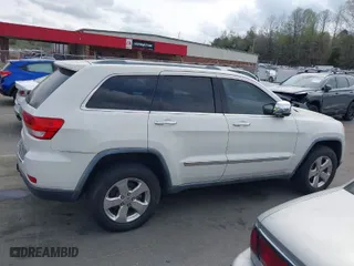 2011 Jeep Grand Cherokee Limited with VIN 1J4RR5GG4BC631343, listed as a IAAI auction lot 41933513 with 262,207 mi miles. Bid and sale history available at carsss.com. Image 13.