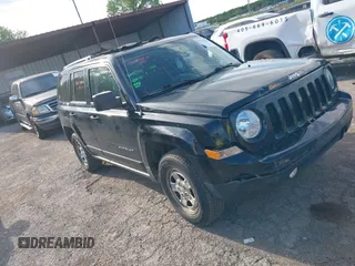 2015 Jeep Patriot Altitude z VIN 1C4NJRBB2FD214494, wystawiony jako IAAI lot #42162031 z przebiegiem 210 625 mil mil oraz . Historia ofert i sprzedaży dostępna na DreamBid. Obrazek 1.