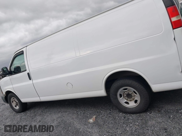 2011 Chevrolet Express Cargo Van with VIN 1GCWGGBA5B1187348, listed as a IAAI auction lot 41684458 with 456,926 mi miles. Bid and sale history available at carsss.com. Image 14.
