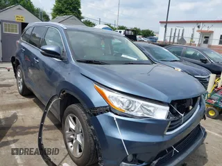 2015 Toyota Highlander Limited with VIN 5TDYKRFH8FS101291, listed as a IAAI auction lot 42486062 with 95,673 mi miles and . Bid and sale history available at DreamBid. Image 1.