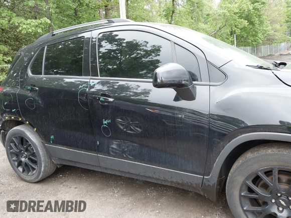 2021 Chevrolet Trax LT with VIN KL7CJLSB5MB322117, listed as a IAAI auction lot 42161568 with 63,344 mi miles and . Bid and sale history available at DreamBid. Image 13.