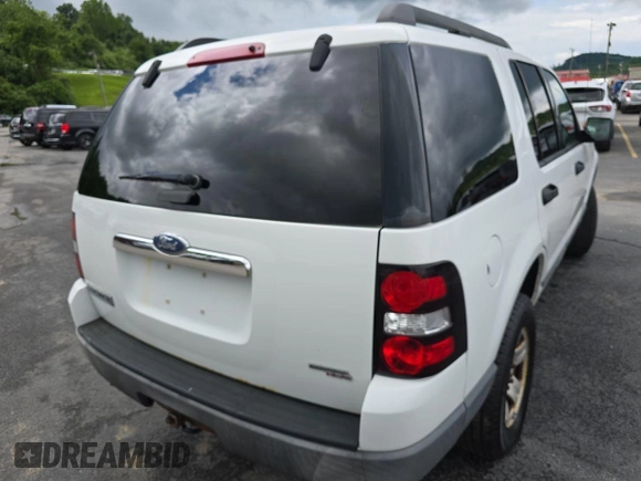 2006 Ford Explorer XLS z VIN 1FMEU72E26UB03509, wystawiony jako IAAI lot #42511818 z przebiegiem 126 541 mil mil oraz . Historia ofert i sprzedaży dostępna na DreamBid. Obrazek 41.