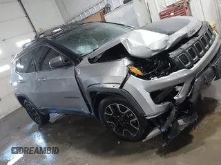 2019 Jeep Compass Trailhawk with VIN 3C4NJDDB9KT765459, listed as a IAAI auction lot 41319891 with 83,860 mi miles and . Bid and sale history available at carsss.com. Image 14.