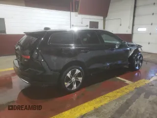 2023 Volvo V60 Plus z VIN YV4L12WZ4P2111769, wystawiony jako Copart lot #51766264 z przebiegiem 5 038 mil mil oraz . Historia ofert i sprzedaży dostępna na DreamBid. Obrazek 3.