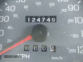 2002 Mercury Grand Marquis LS Premium z VIN 2MEFM75W22X653775, wystawiony jako IAAI lot #42225138 z przebiegiem 124 749 mil mil oraz . Historia ofert i sprzedaży dostępna na DreamBid. Obrazek 15.