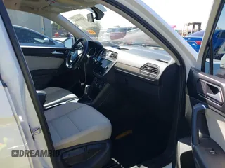 2018 Volkswagen Tiguan SEL с VIN 3VV3B7AX4JM156909, выставлен на аукционе IAAI как лот 42565869 с пробегом 60 886 миль миль и . История ставок и продаж доступна на DreamBid. Изображение 5.
