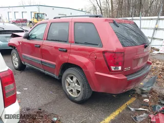 2006 Jeep Grand Cherokee Laredo with VIN 1J4HR48N66C251039, listed as a IAAI auction lot 40858197 with 178,094 mi miles. Bid and sale history available at carsss.com. Image 3.