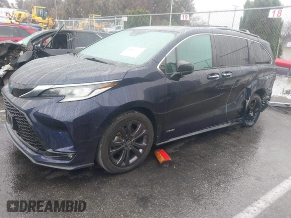 2021 Toyota Sienna XSE with VIN 5TDXRKEC5MS020539, listed as a IAAI auction lot 41569311 with 86,902 mi miles and . Bid and sale history available at DreamBid. Image 18.